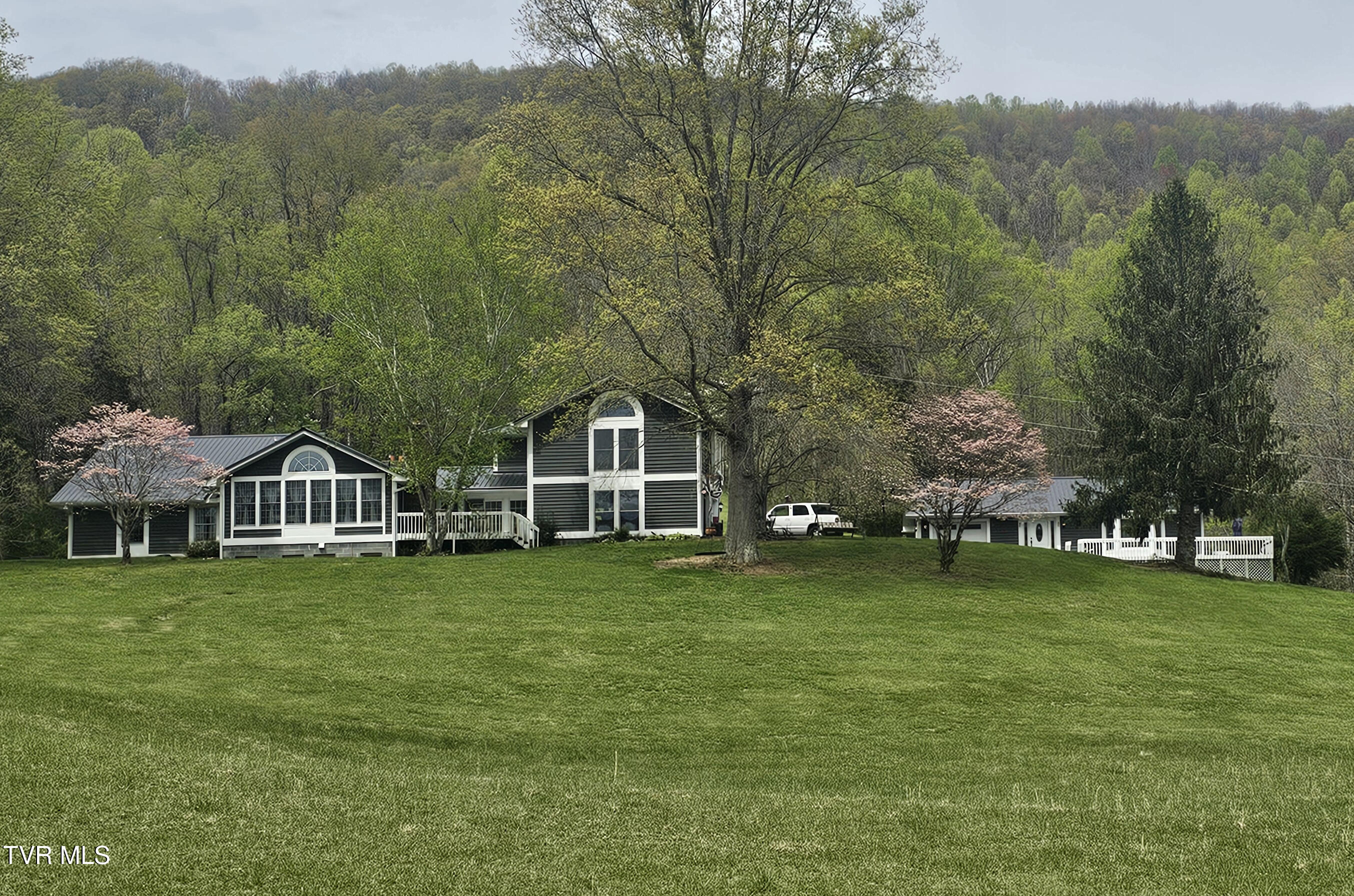 304 Tunnel Drive, Dryden, Virginia image 2