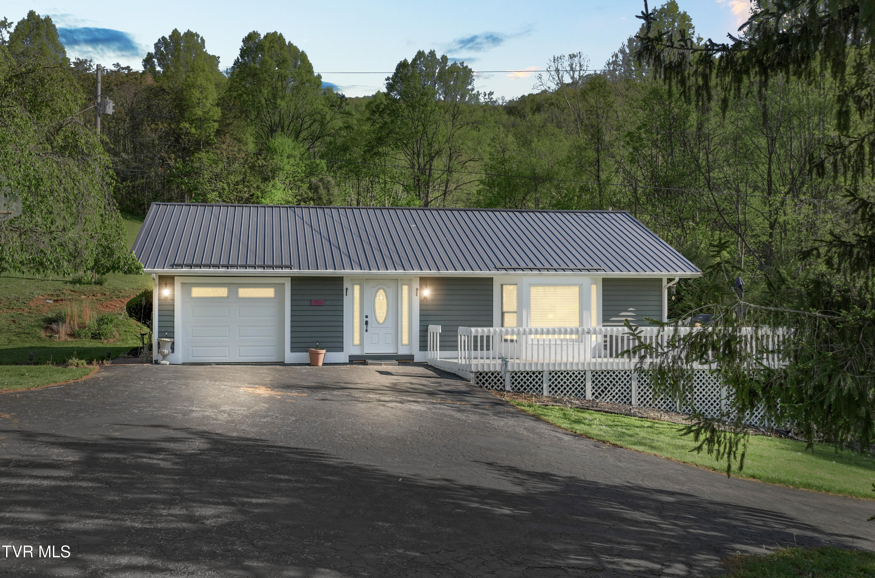304 Tunnel Drive, Dryden, Virginia image 8