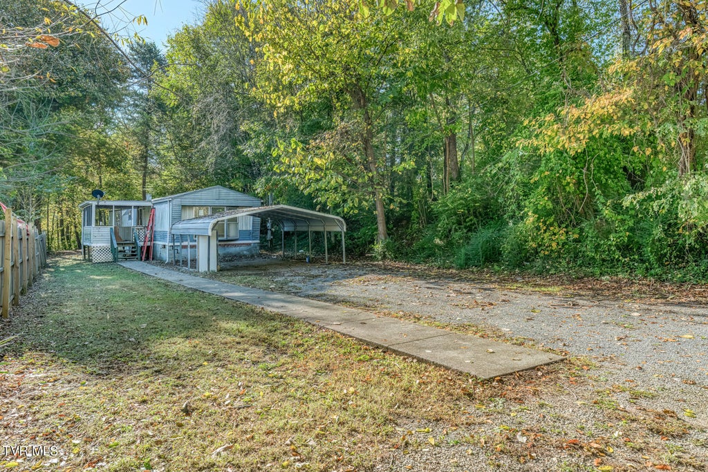 Photo of 203 Hidden Oaks Drive, Johnson City, TN 37601 (MLS # 10002417)