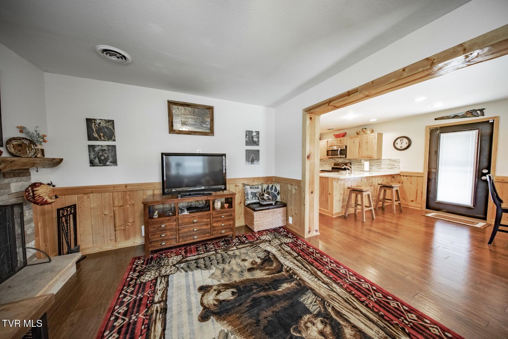 4304 Little Creek Way Way #D-4, Cosby, Tennessee image 11