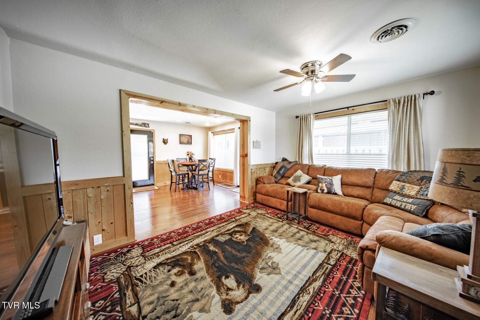 4304 Little Creek Way Way #D-4, Cosby, Tennessee image 10