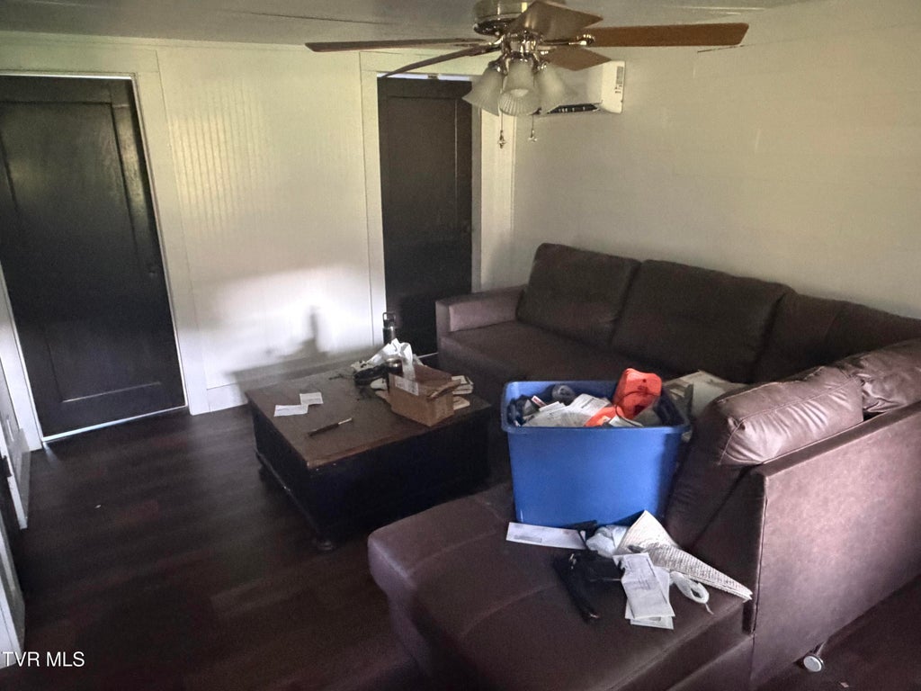 Photo of 218 Aa Deakins Road, Jonesborough, TN 37659 (MLS # 10000196)