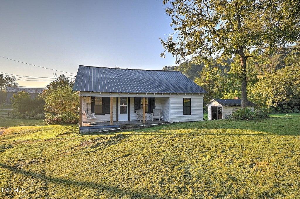 Photo of 218 Aa Deakins Road, Jonesborough, TN 37659 (MLS # 10000196)