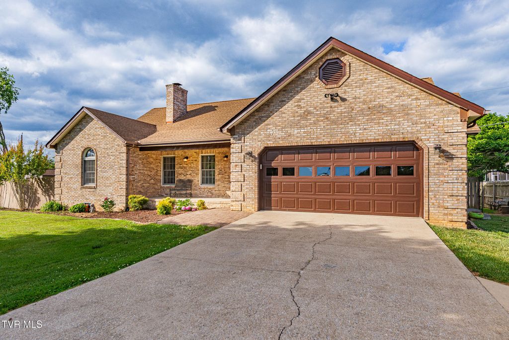 Photo of 109 Running Deer Trail, Kingsport, TN 37663 (MLS # 9995492)