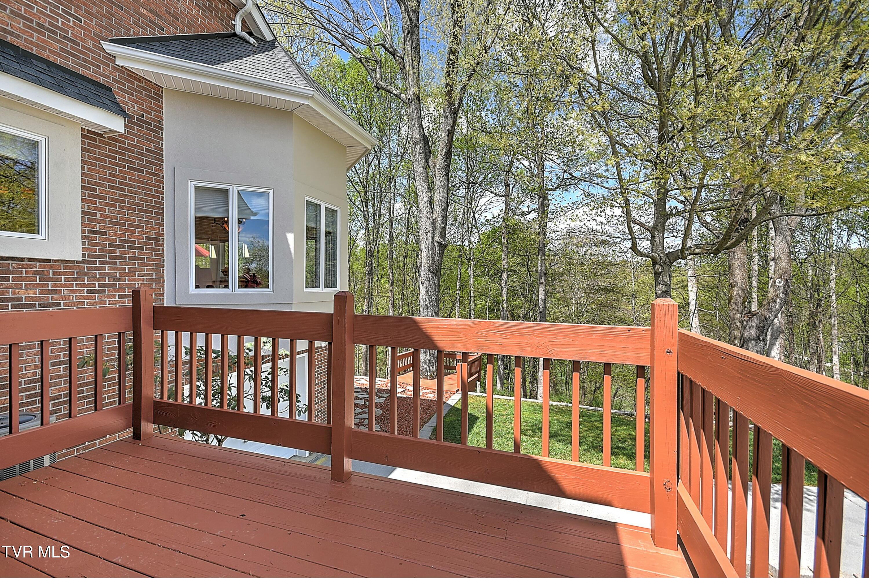 128 Ridgetop Drive, Johnson City, Tennessee image 17