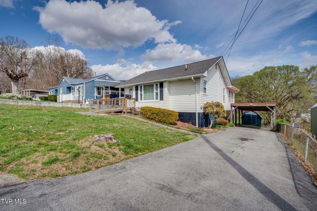 Photo of 241 Fontana Street, Kingsport, TN 37660 (MLS # 9992285)