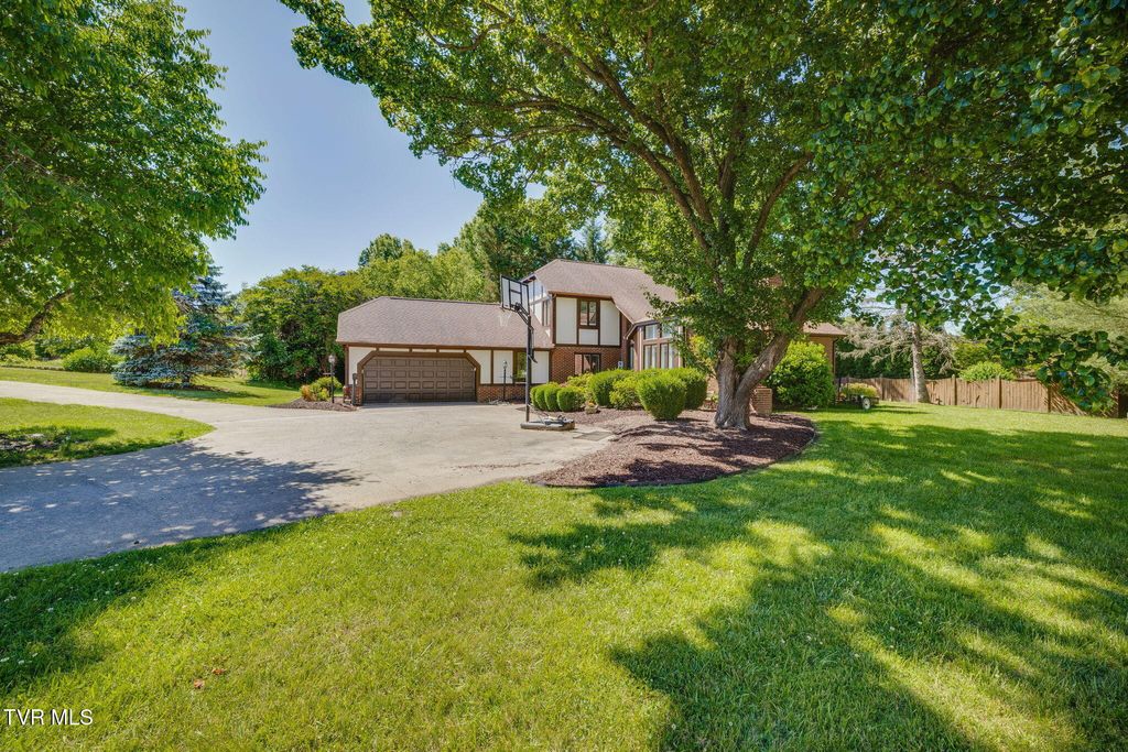 Photo of 1312 White Street, Kingsport, TN 37664 (MLS # 9995296)