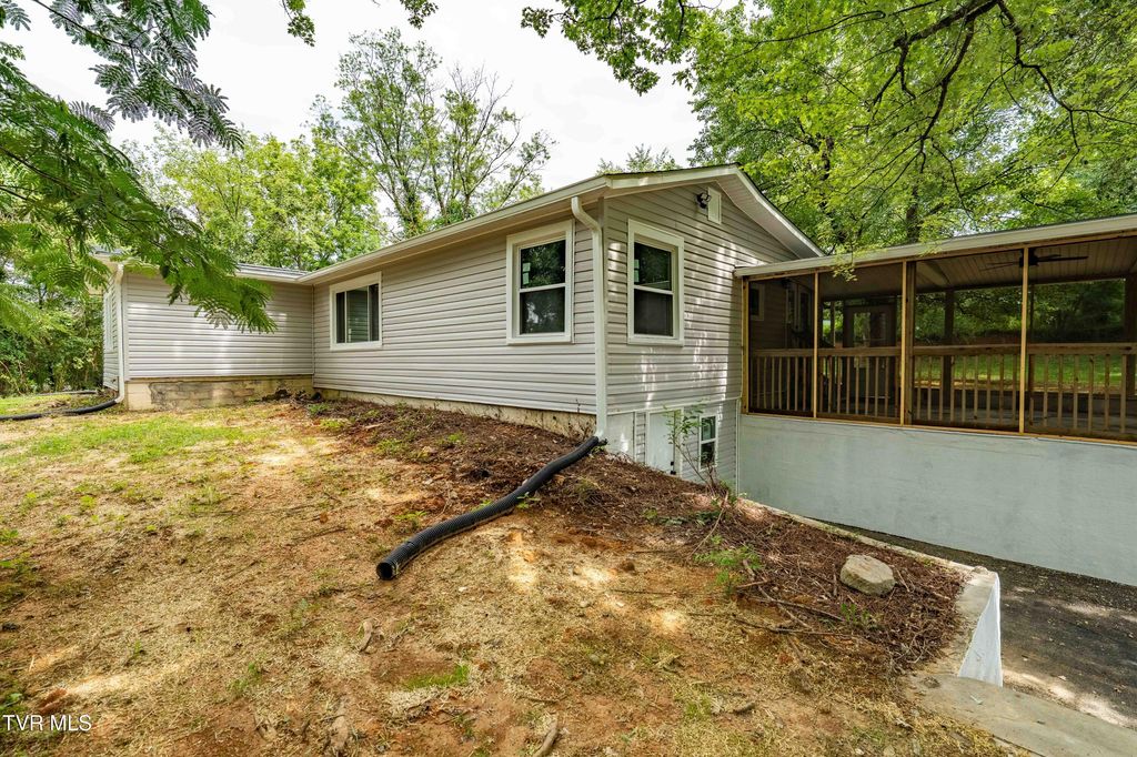 Photo of 6573 Kingsport Highway, Johnson City, TN 37615 (MLS # 9990014)