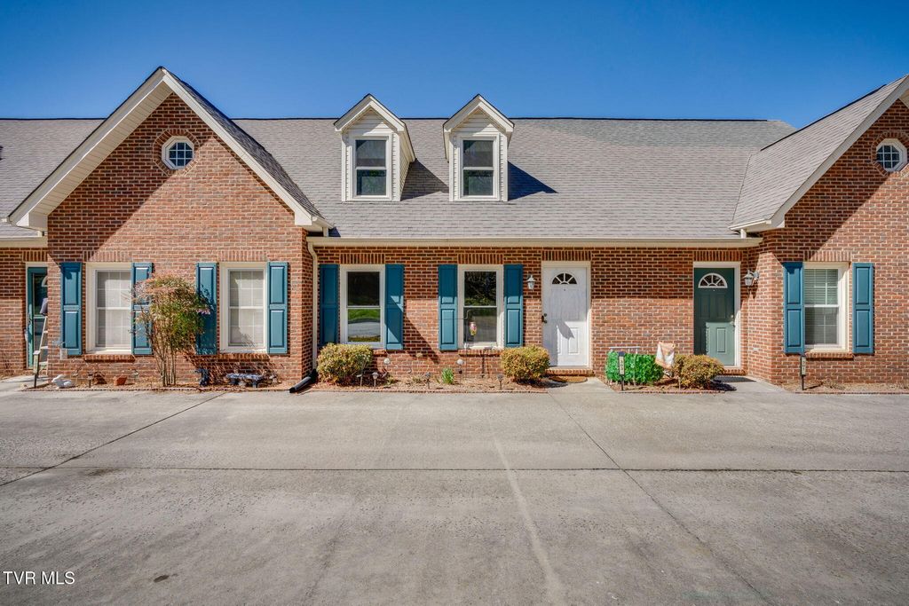 Photo of 303 Breckenridge Trace #303, Kingsport, TN 37663 (MLS # 9992329)