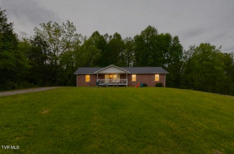 Homes For Sale - 21426 Darlington Drive<br/> Bristol, VA 24202