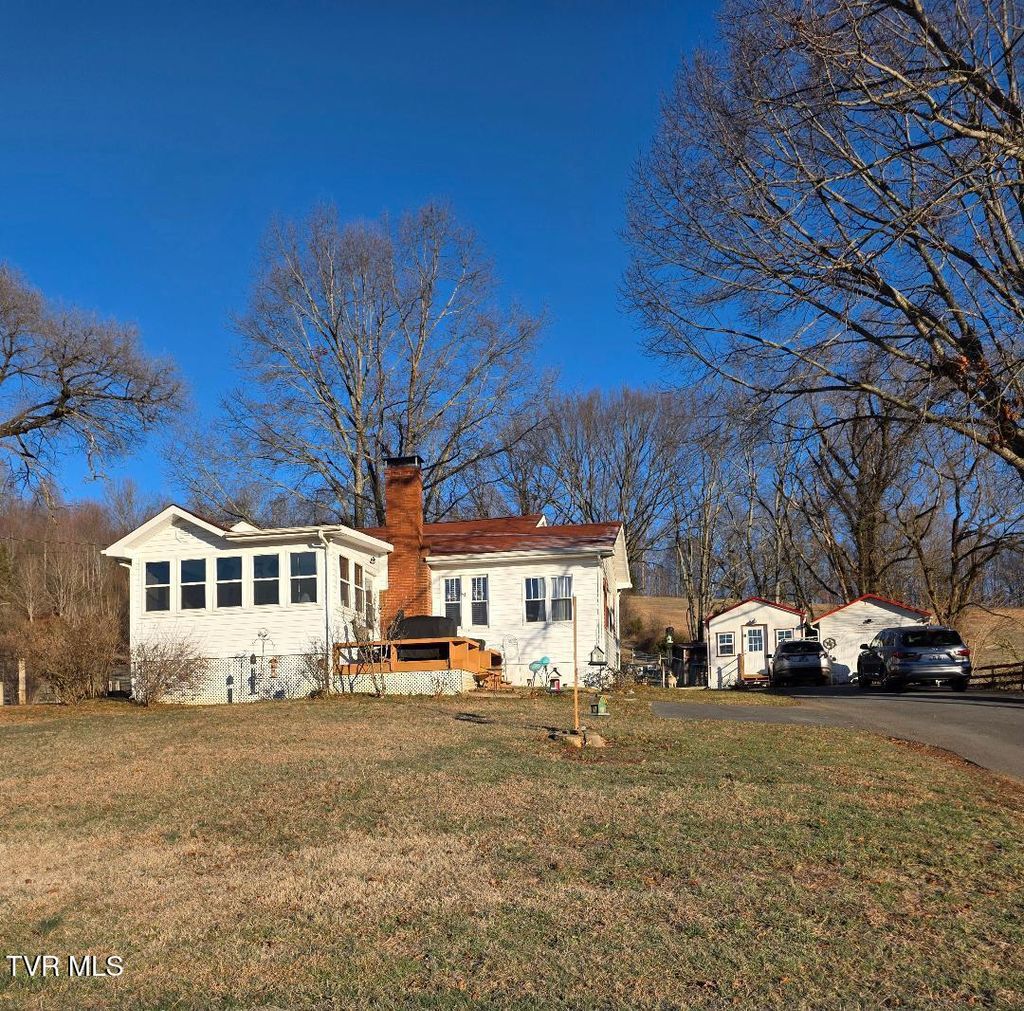 Photo of 174 Double Springs Road Rd, Fall Branch, TN 37656 (MLS # 9990043)