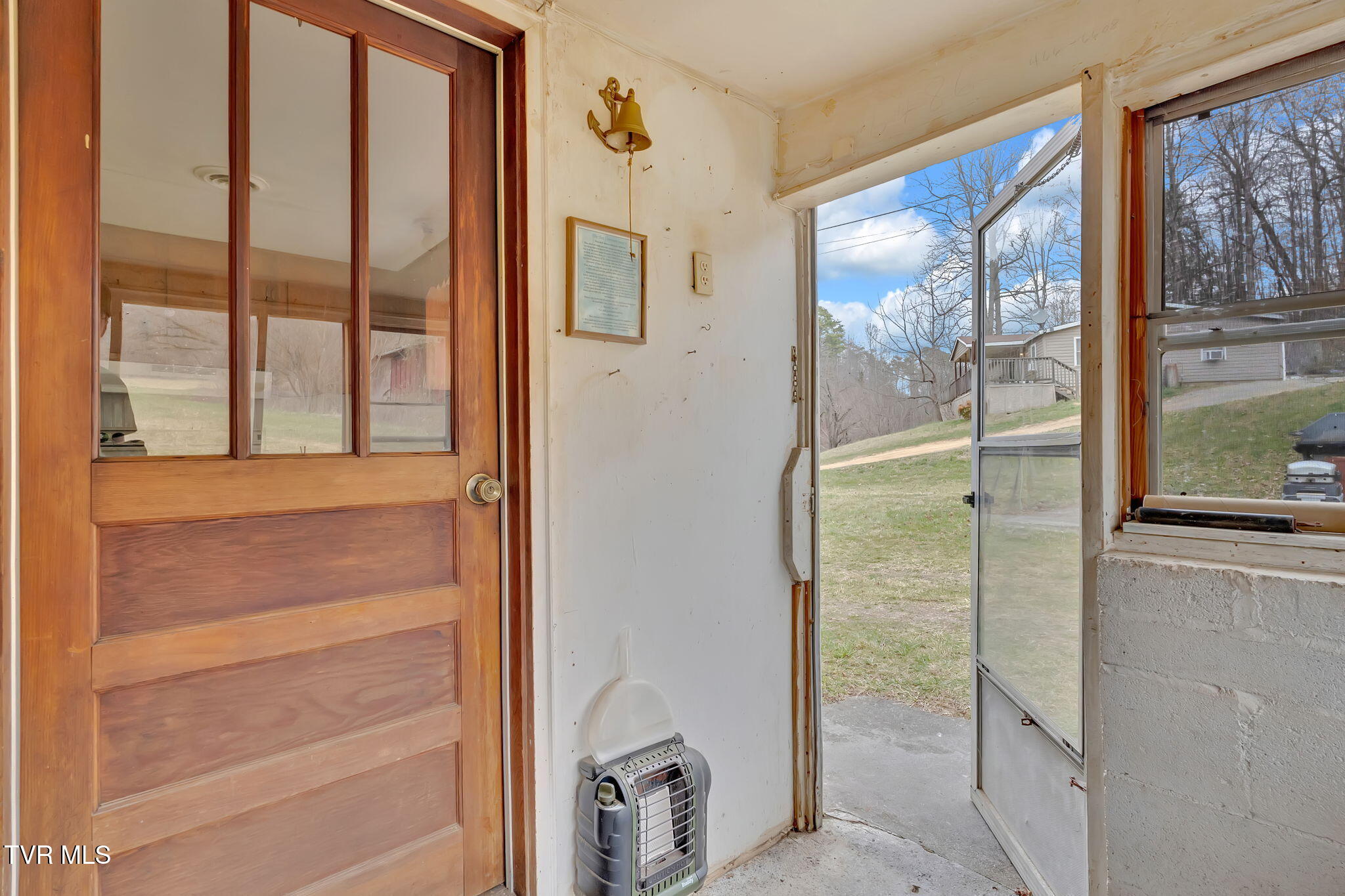 6486 Walnut Grove Road, Mendota, Virginia image 7