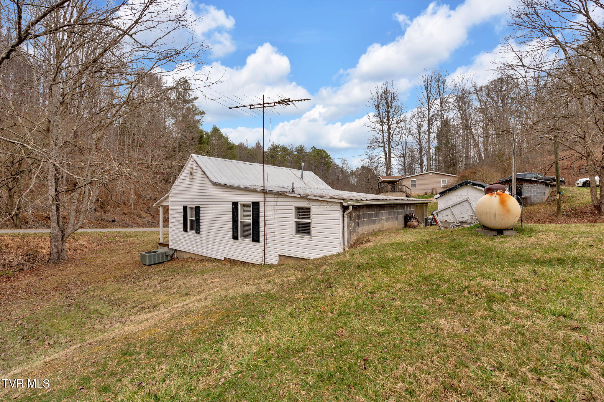 6486 Walnut Grove Road, Mendota, Virginia image 5
