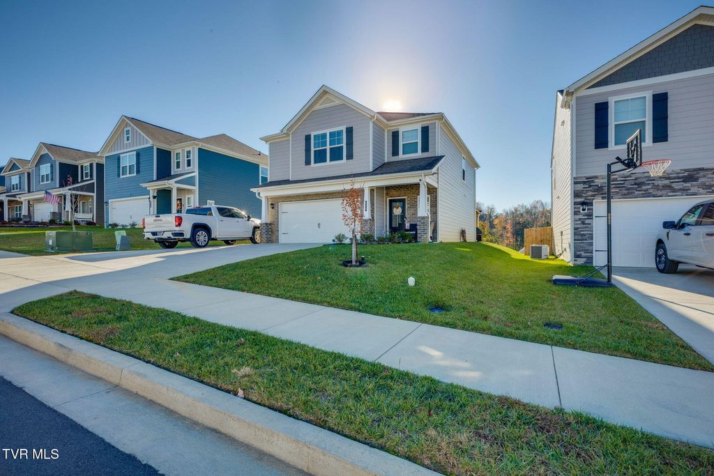 Photo of 570 Sedgewick Way, Johnson City, TN 37601 (MLS # 9988083)