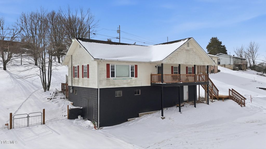 Photo of 117 Middle Avenue, Cleveland, VA 24225 (MLS # 9990723)