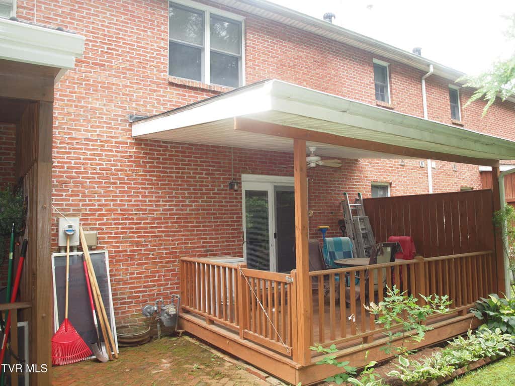 Photo of 822 Wayne Avenue #22/B5, Abingdon, VA 24210 (MLS # 9998725)