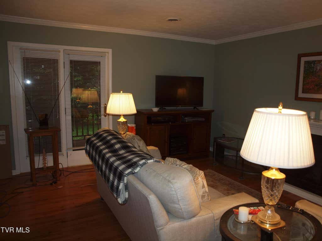 Photo of 822 Wayne Avenue #22/B5, Abingdon, VA 24210 (MLS # 9998725)
