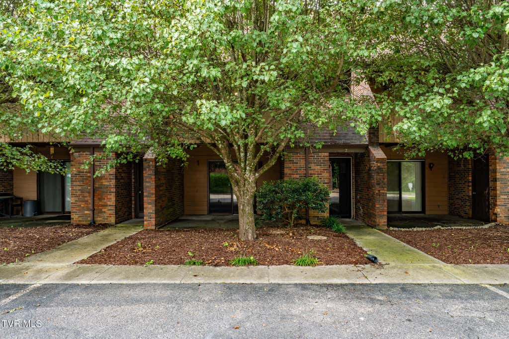 Photo of 500 Fleetwood Drive #7, Kingsport, TN 37660 (MLS # 9998531)