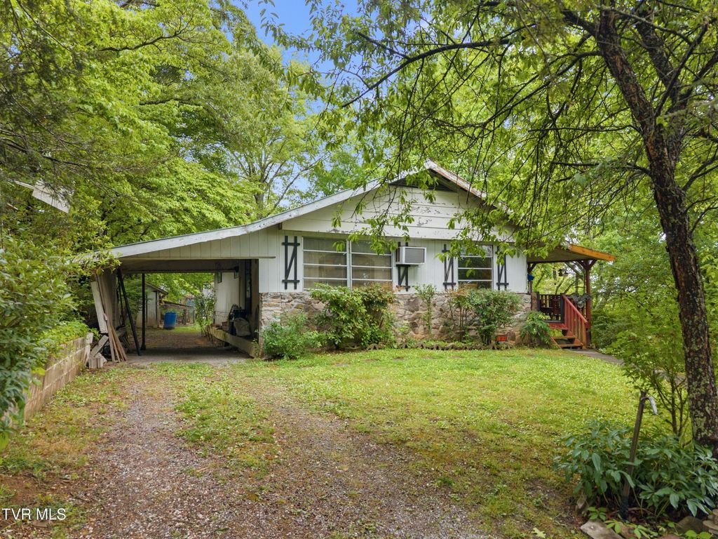Photo of 185 Trinity Lane, Harrogate, TN 37752 (MLS # 9995181)