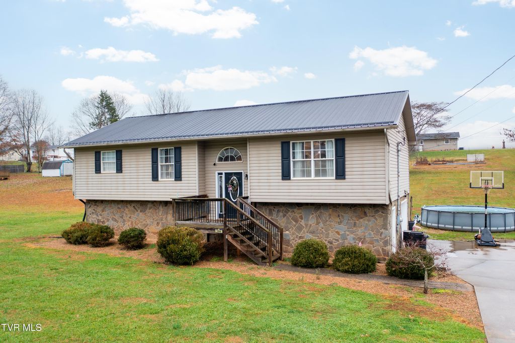 Photo of 166 Heritage Drive, Rogersville, TN 37857 (MLS # 9988649)