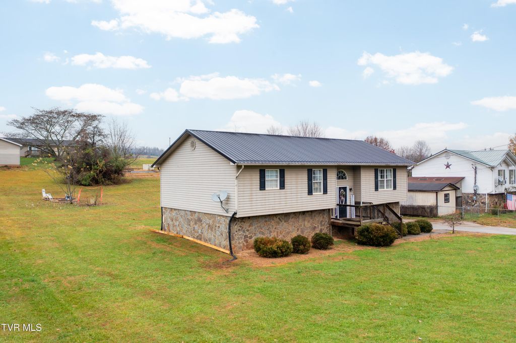 Photo of 166 Heritage Drive, Rogersville, TN 37857 (MLS # 9988649)