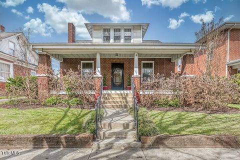 Photo of 604 Maple Street, Johnson City, TN 37604 (MLS # 9992715)