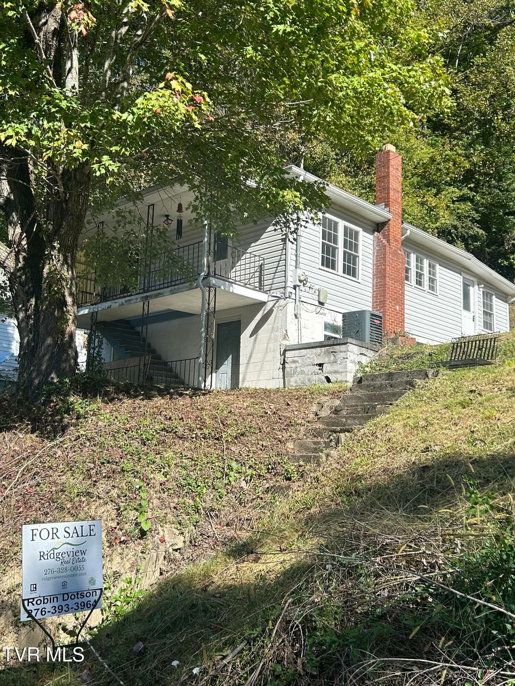 Photo of 1048 Ridge Avenue, Norton, VA 24273 (MLS # 9986864)