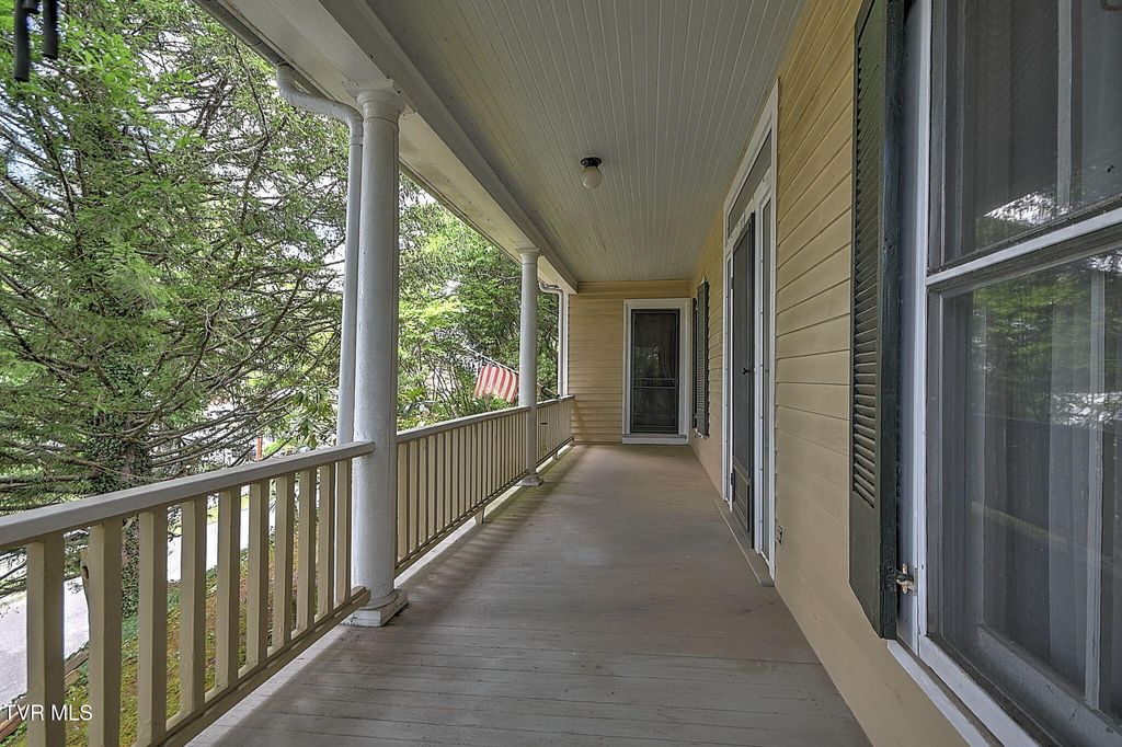 Photo of 111 Woodrow Avenue, Jonesborough, TN 37659 (MLS # 9997254)