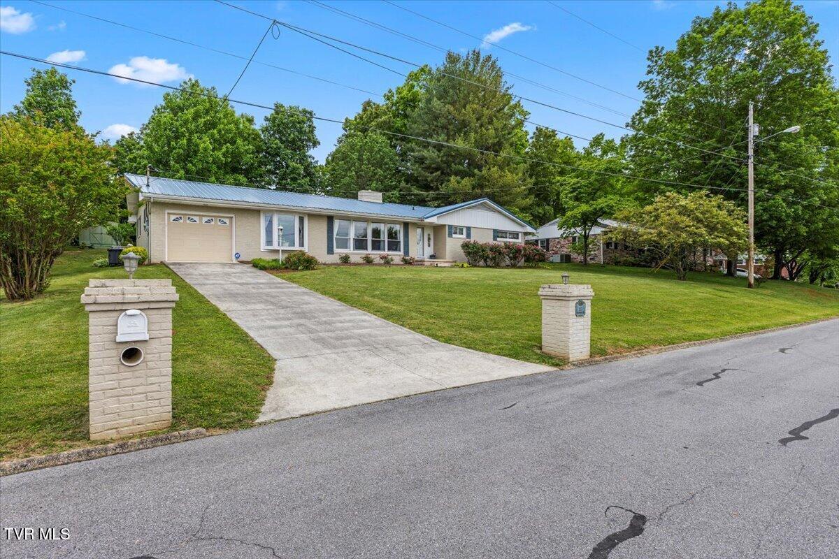 513 Woodmere Drive, Kingsport, Tennessee image 2