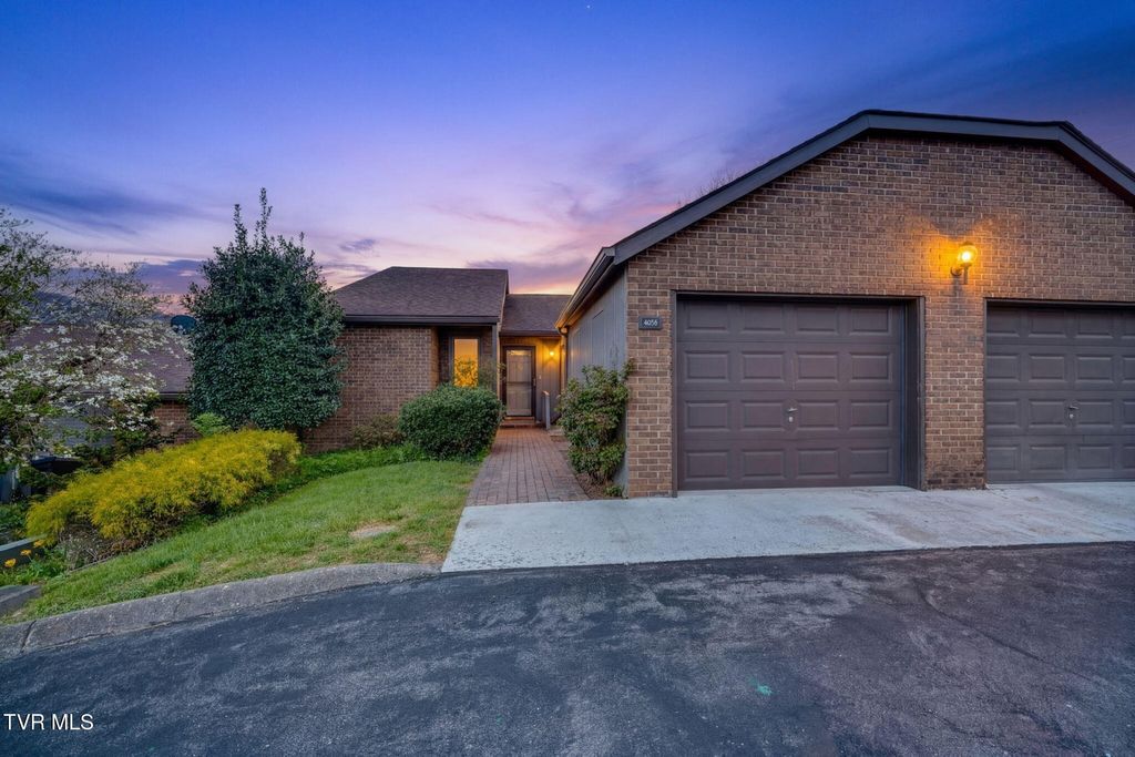 Photo of 405 Manor Drive #B, Kingsport, TN 37660 (MLS # 9993241)