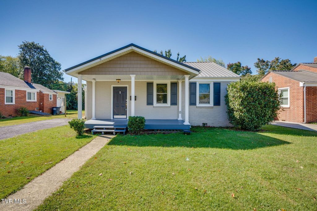 Photo of 1625 Carolina Avenue, Kingsport, TN 37664 (MLS # 9987287)