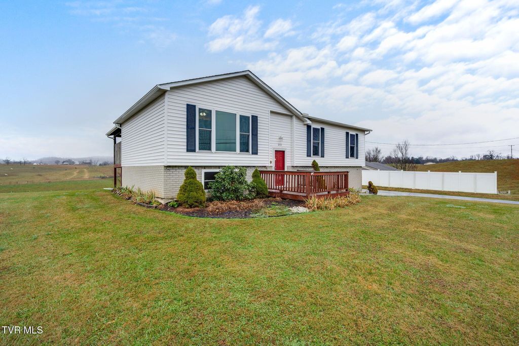 Photo of 212 Conklin Road, Jonesborough, TN 37659 (MLS # 9988944)