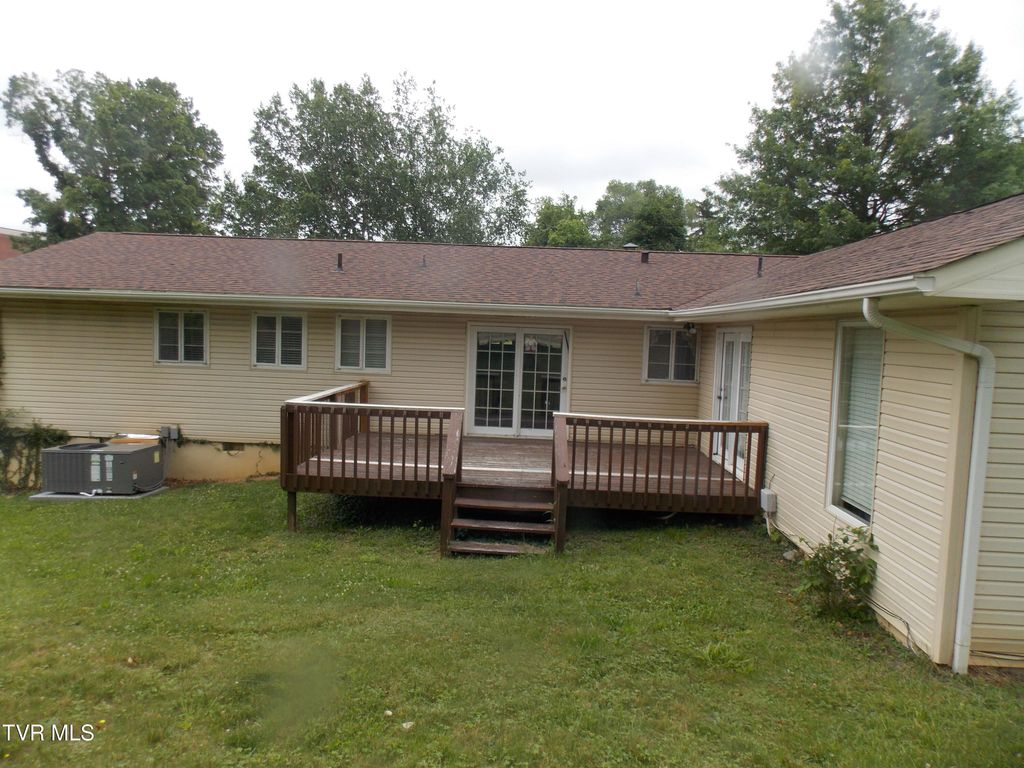 Photo of 167 Cherry Lane, Bristol, VA 24201 (MLS # 9980766)