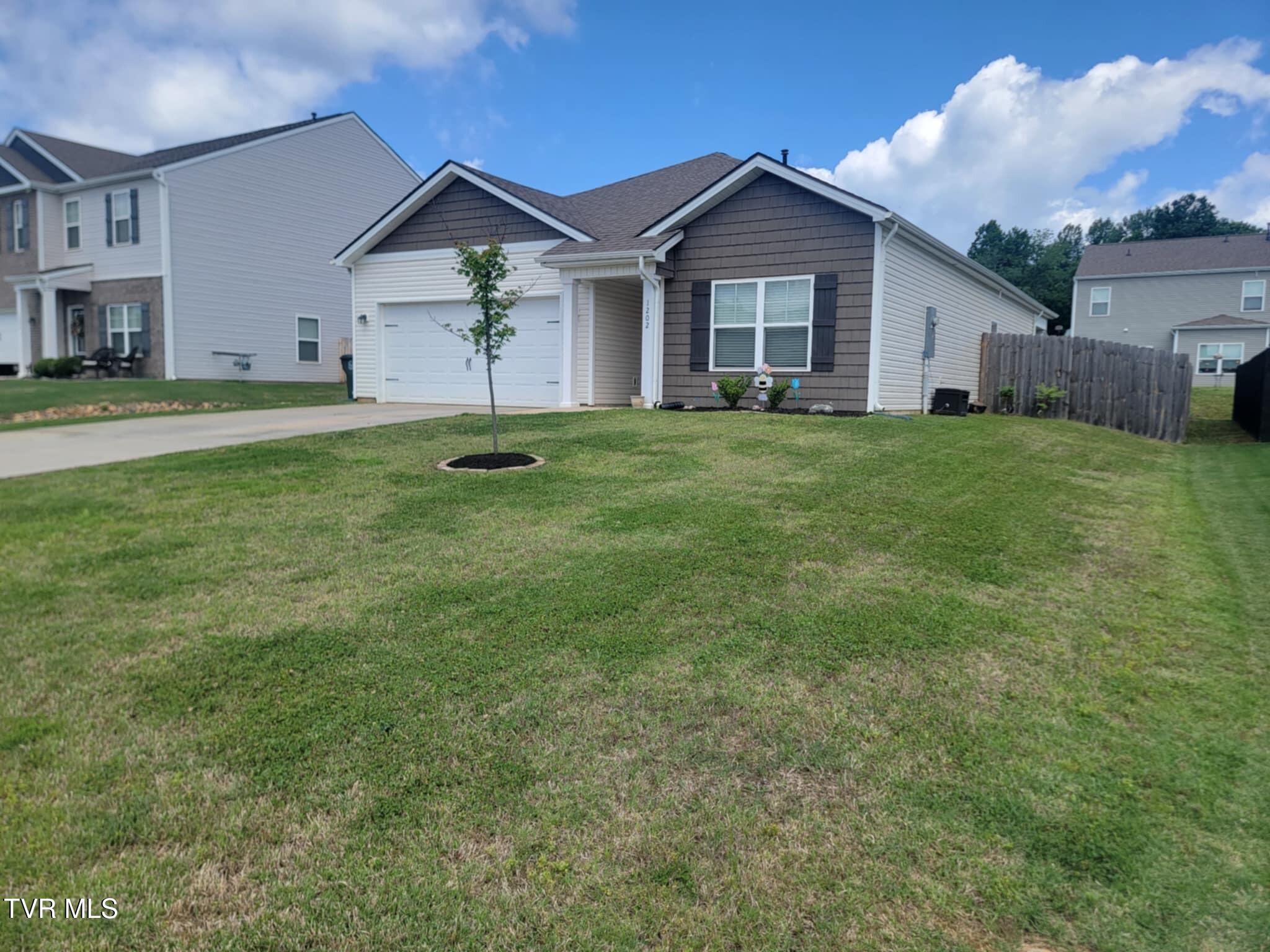 1202 Raccoon Lane, Piney Flats, Tennessee image 3