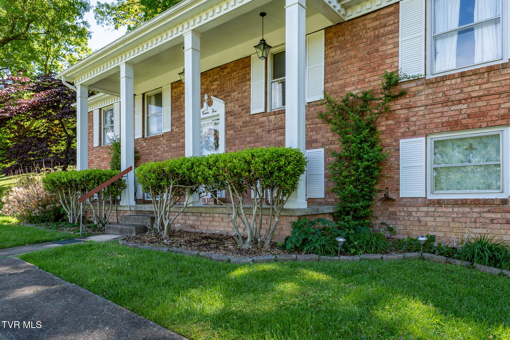 1025 Eastbrook Drive