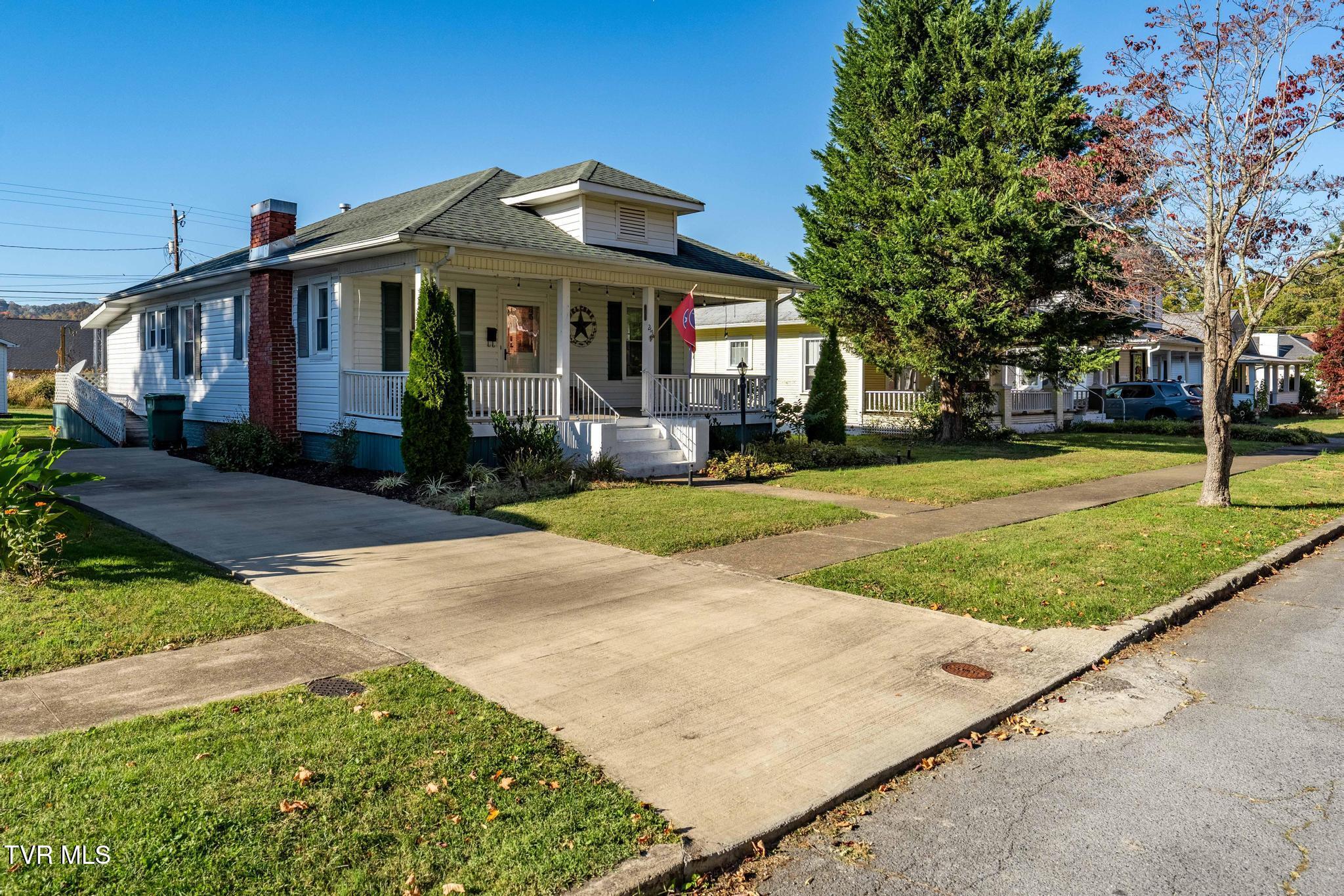 215 Clinchfield Avenue, Erwin, Tennessee image 4