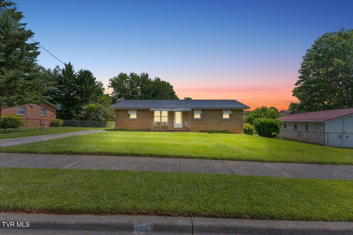 313 Peach Blossom Court, Johnson City, Tennessee image 2