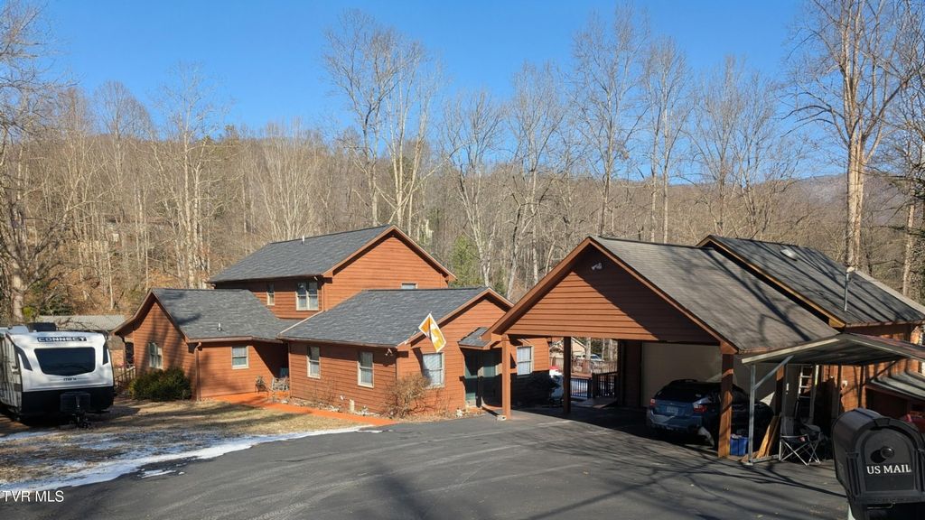 Photo of 1606 Valley View Drive, Big Stone Gap, VA 24219 (MLS # 9990761)