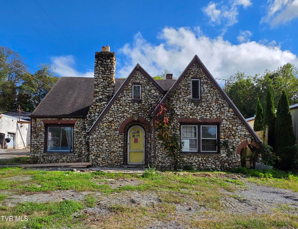 Photo of 1290 Main Street, Abingdon, VA 24210 (MLS # 9987036)