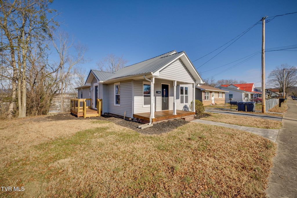 Photo of 2404 Overlook Road, Kingsport, TN 37664 (MLS # 9989516)