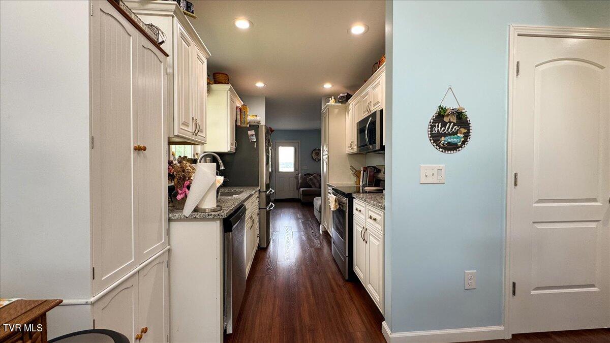 312 Kaywood Avenue, Mount Carmel, Tennessee image 7