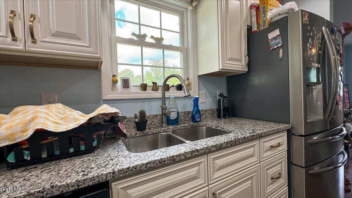 312 Kaywood Avenue, Mount Carmel, Tennessee image 8