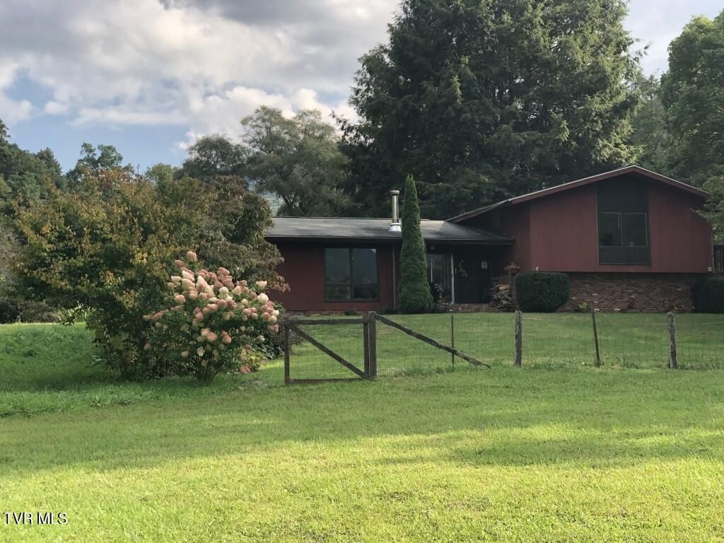 Photo of 451 Heaton Creek Road, Roan Mountain, TN 37687 (MLS # 9993808)