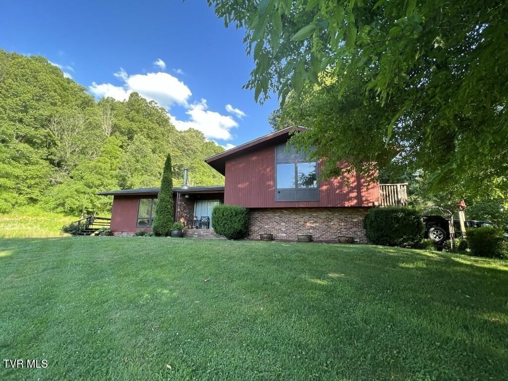 Photo of 451 Heaton Creek Road, Roan Mountain, TN 37687 (MLS # 9993808)