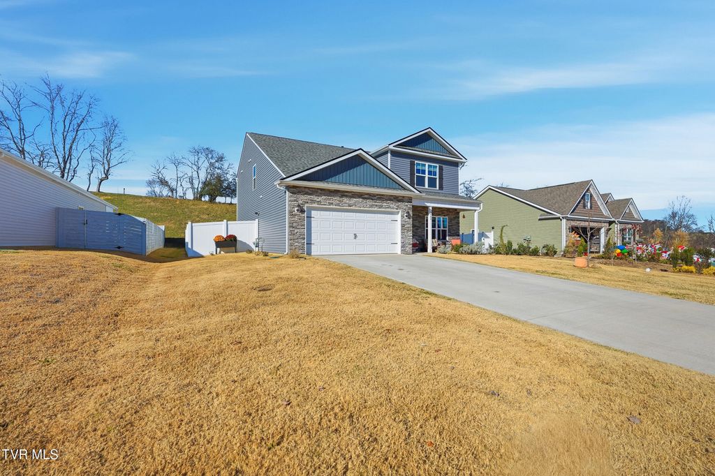Photo of 5402 Wildlife Circle, Piney Flats, TN 37686 (MLS # 9988431)