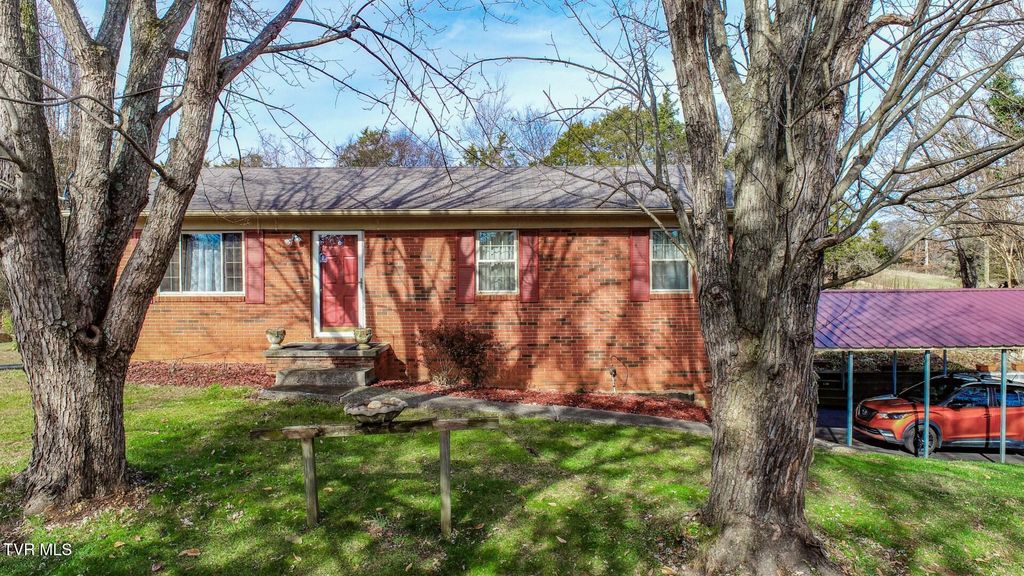 Photo of 339 Bramble Ln, Dandridge, TN 37725 (MLS # 9989321)