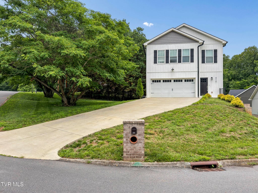 Photo of 872 Ava Drive, Kingsport, TN 37663 (MLS # 10000599)