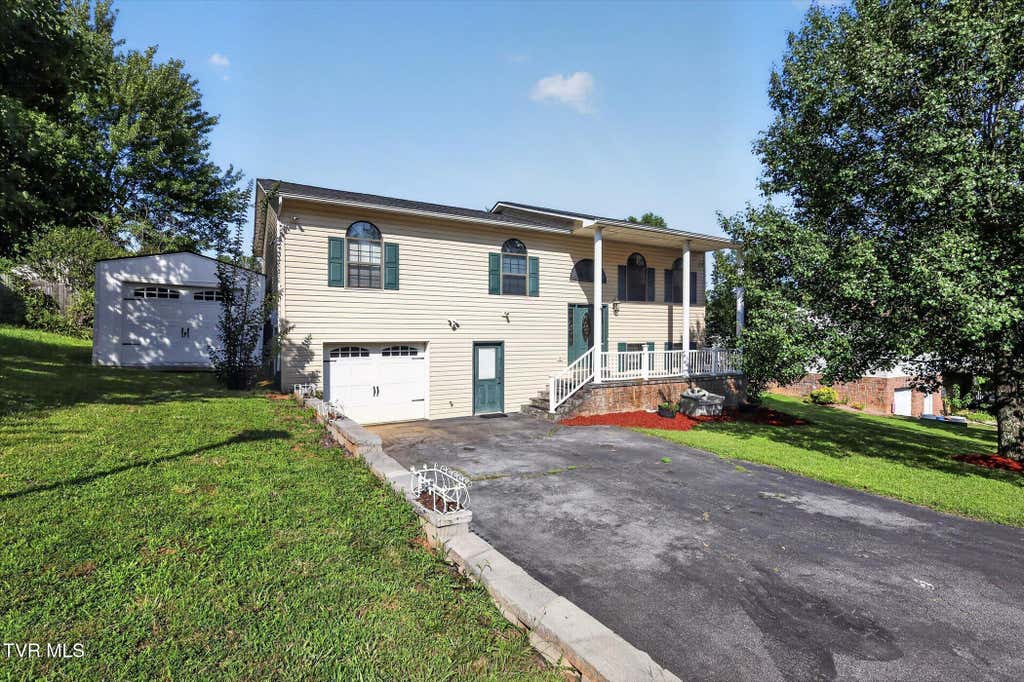 Photo of 3605 Ian Drive, Johnson City, TN 37604 (MLS # 9998979)