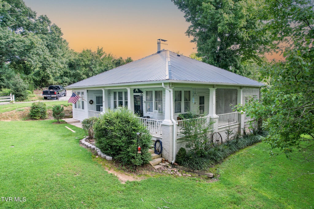 Photo of 1529 Old Kentucky Road, Greeneville, TN 37743 (MLS # 10000106)