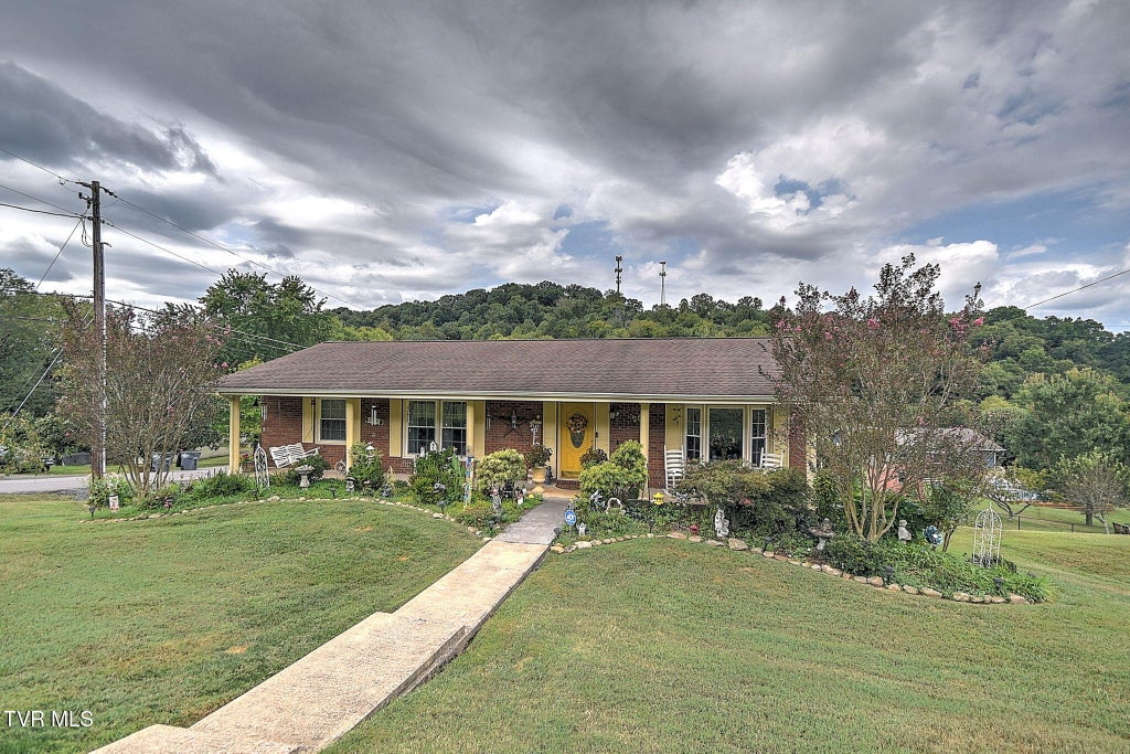 Photo of 3900 Thornton Drive, Kingsport, TN 37664 (MLS # 10000893)
